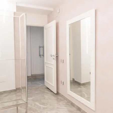 Apartment D'elite Chiaia Naples