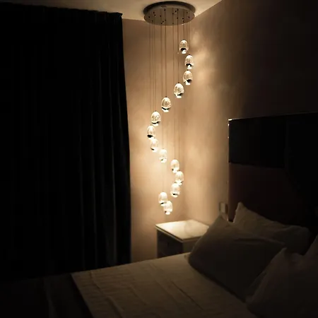 D'elite Chiaia Apartmán *