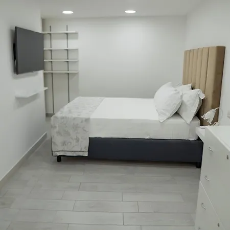 D'elite Chiaia ナポリ