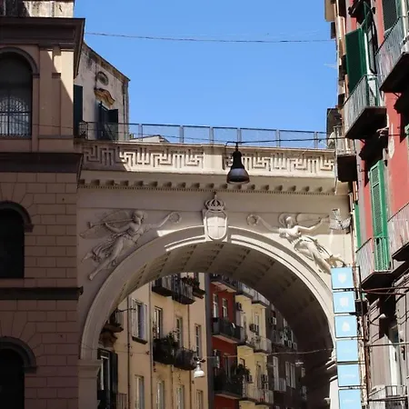 D'elite Chiaia ナポリ