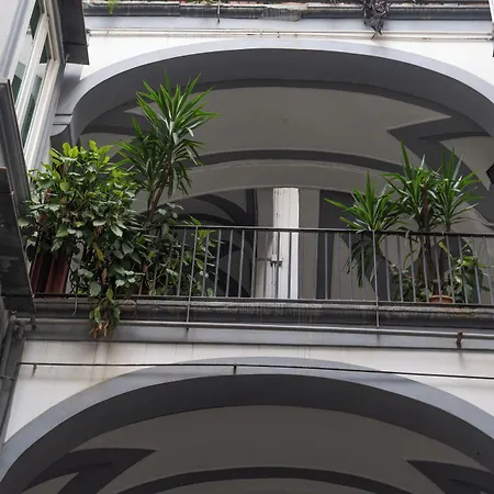 D'elite Chiaia アパート